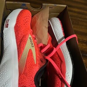 Brooks Women’s Ghost 16 Neutral Running Shoe Size 7.5